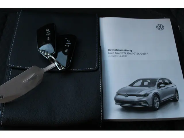 Volkswagen Golf 1.0 TSI Life Business 2022 Benzine 20