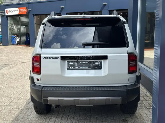 Toyota Land Cruiser 2.8 D-4D President 2025 Diesel 5