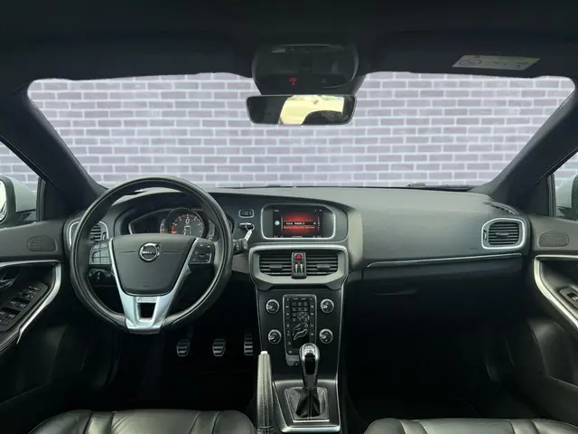 Volvo V40 2.0 T4 Business Sport 2018 Benzine 4