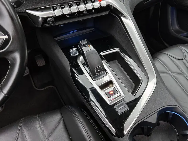 Peugeot 3008 1.6 e-THP Blue Lease Premium 2018 Benzine 26