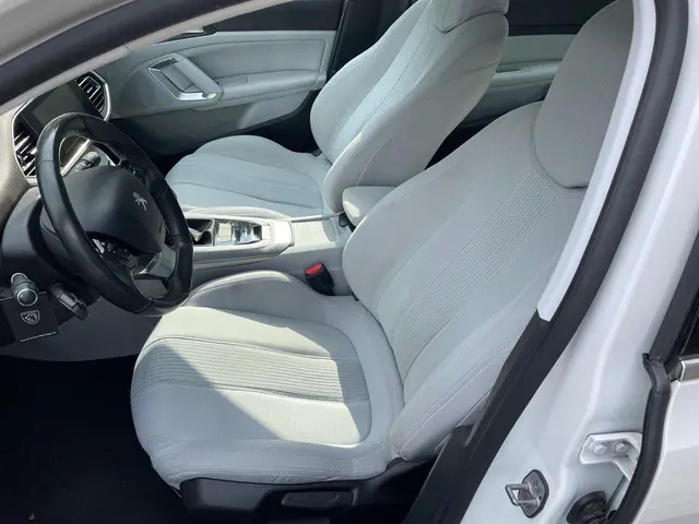 Peugeot 308 1.2 PureTech Active 2015 Benzine 11