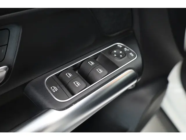 Mercedes-Benz GLA 250 e AMG Line 2022 Hybride Benzine 8
