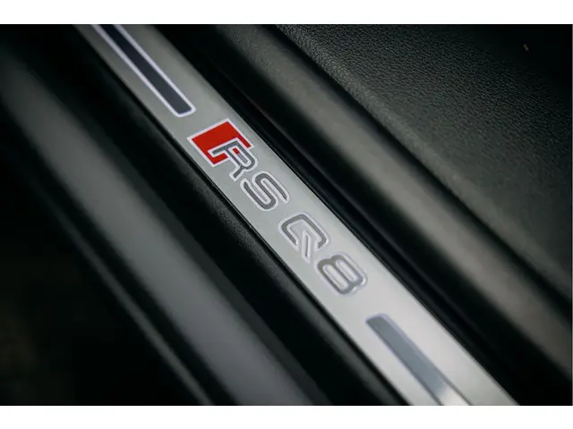 Audi RSQ8 4.0 TFSI RS Q8 quattro 2023 Hybride Benzine 24