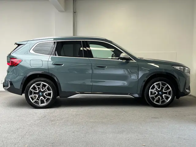 BMW X1 xDrive30e X-Line 2023 Hybride Benzine 13