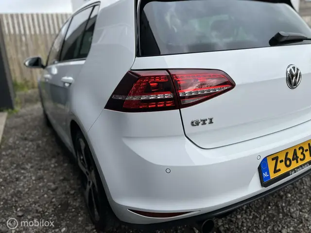 Volkswagen Golf GTI 2.0 TSI |GERESERVEERD 2016 Benzine 14