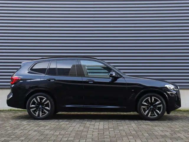 BMW iX3 High Executive 2023 Elektrisch 5