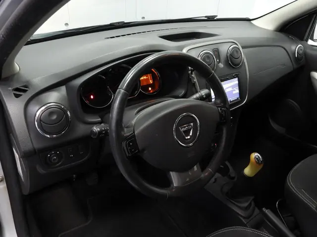 Dacia Logan MCV 0.9 TCe Prestige 2015 Benzine 4