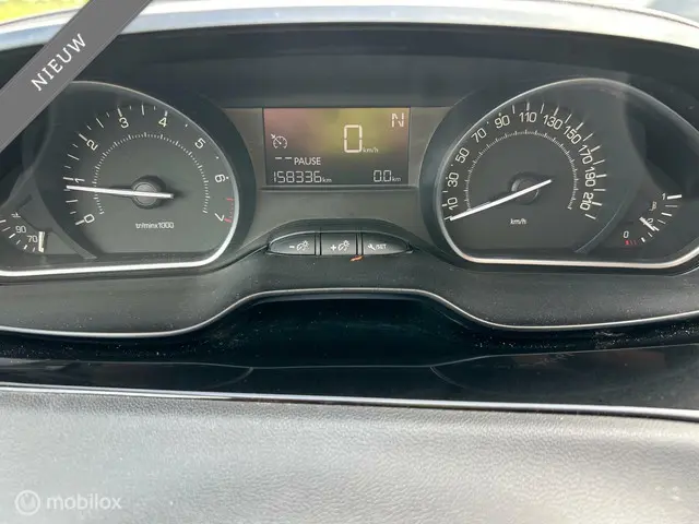 Peugeot 208 1.2 PureTech Active Automaat 2015 Benzine 13