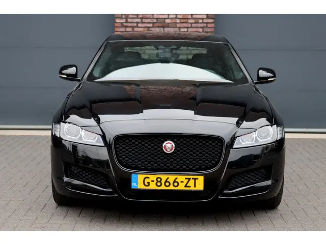 Jaguar XF 2.0t 250 PK Chequered Flag Aut8 | 2020 Benzine 13