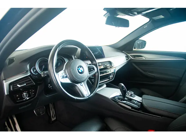 BMW 5 Serie 530d High Executive 2020 Diesel 16
