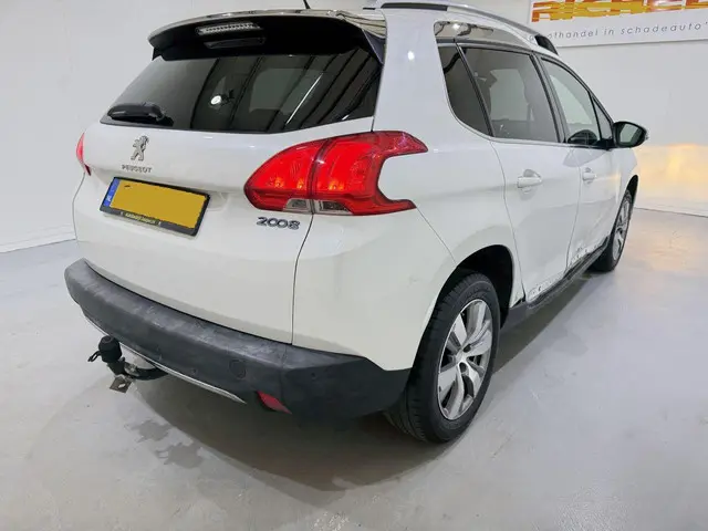 Peugeot 2008 1.2 PureTech 82 Allure Clima 2014 Benzine 24