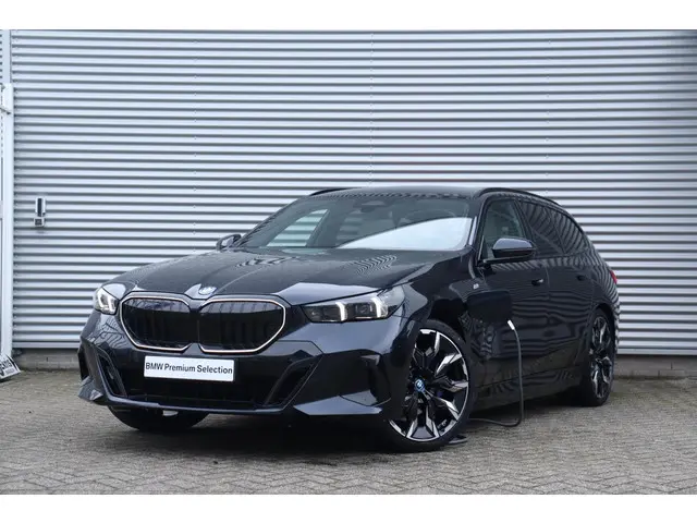 BMW 5 Serie Touring 530e 2025 Hybride Benzine 41
