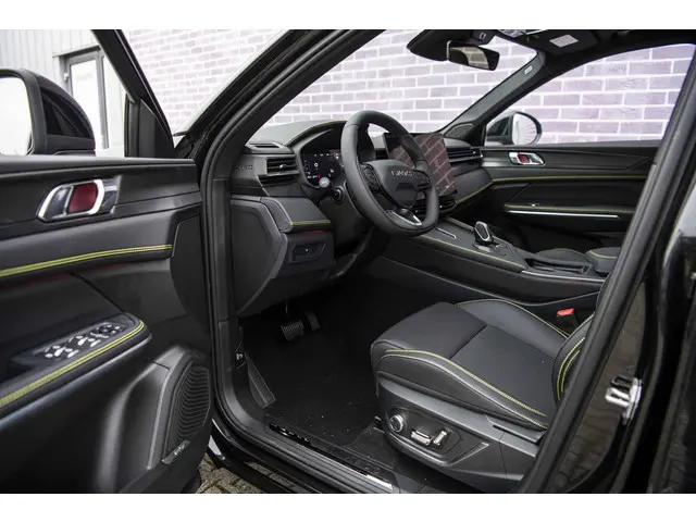 Lynk & Co 01 1.5 More 2025 Hybride Benzine 16