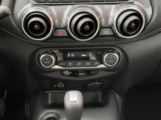 Nissan Juke 1.6 Hybrid N-Connecta 2024 Hybride Benzine 19