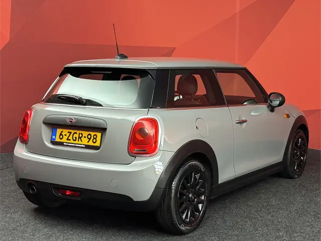 MINI One Mini 1.2 Business 2015 Benzine 2