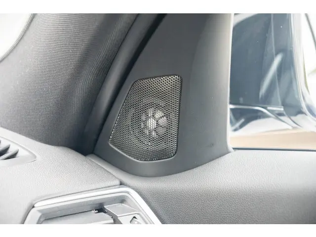 BMW 3 Serie Sedan 320e 2025 Hybride Benzine 27
