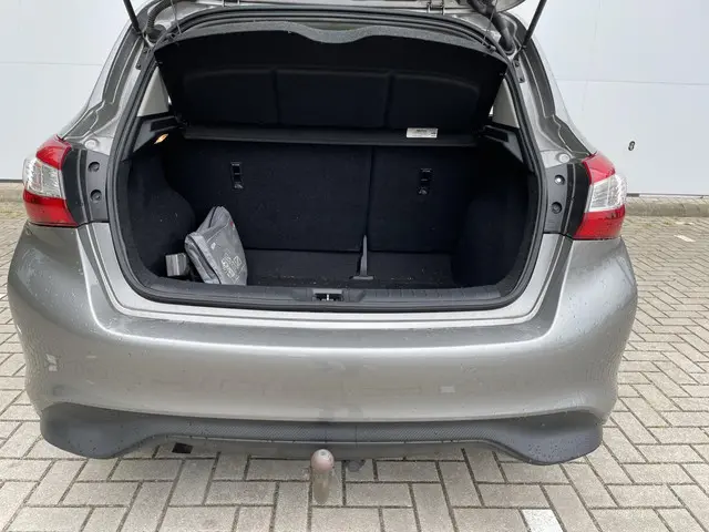 Nissan Pulsar 1.2 DIG-T Business Edition 2014 Benzine 9