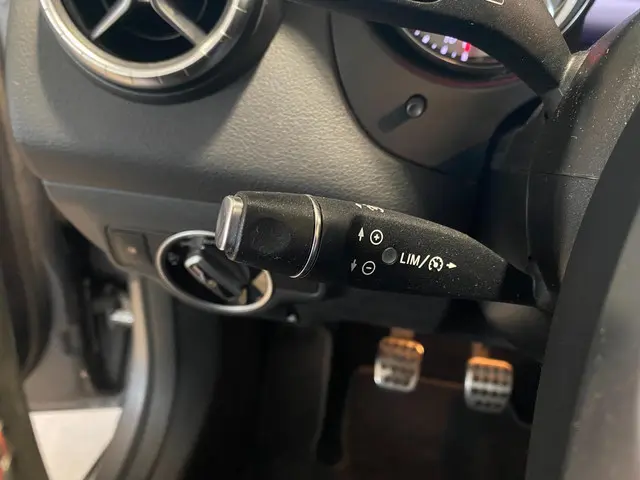 Mercedes-Benz CLA 200 AMG H.K Panor.dak 2014 Benzine 18