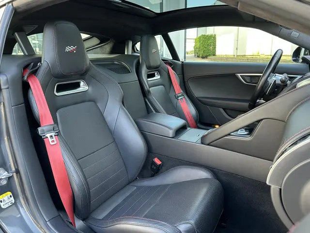 Jaguar F-Type P300 RWD R-Dynamic 2020 Benzine 49