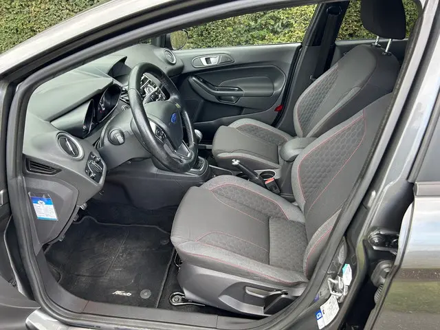 Ford Fiesta RS uitvoering 2017 Benzine 4