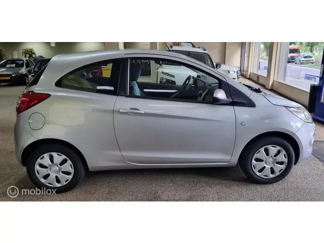 Ford Ka 1.2 Style start/stop AIRCO 2015 Benzine 4