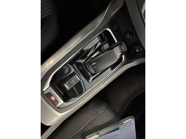 Peugeot 308 SW 1.2 PureTech 2021 Benzine 22
