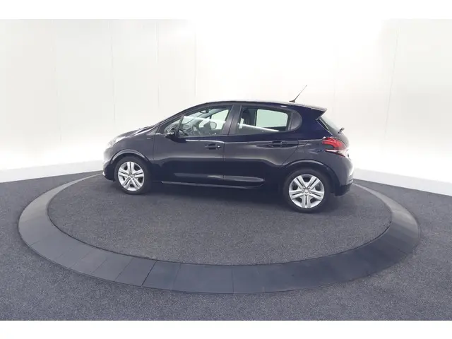 Peugeot 208 PureTech 82 Signature 2019 Benzine 66