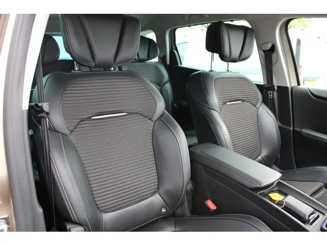 Renault Grand Scénic 1.3 TCe Bose 2018 Benzine 13