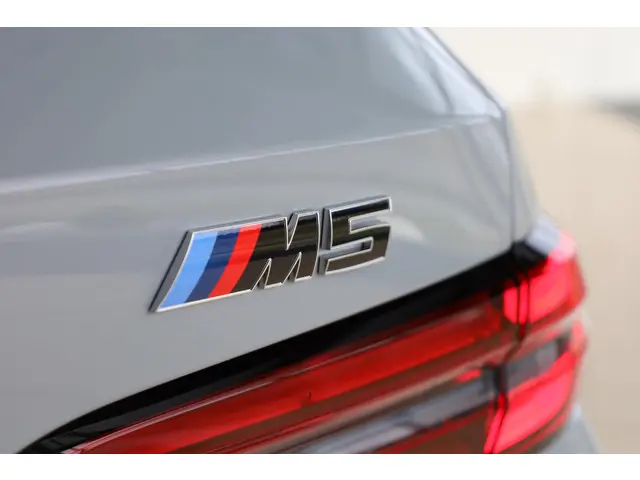 BMW M5 Touring 2025 Hybride Benzine 29