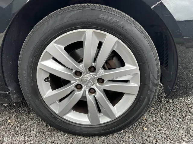 Peugeot 308 SW 1.2 "PANO+NAVI+TREKHAAK+LMV" 2017 Benzine 6