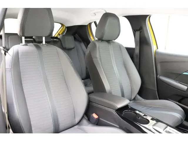 Peugeot 208 1.2 PureTech Allure 2022 Benzine 10