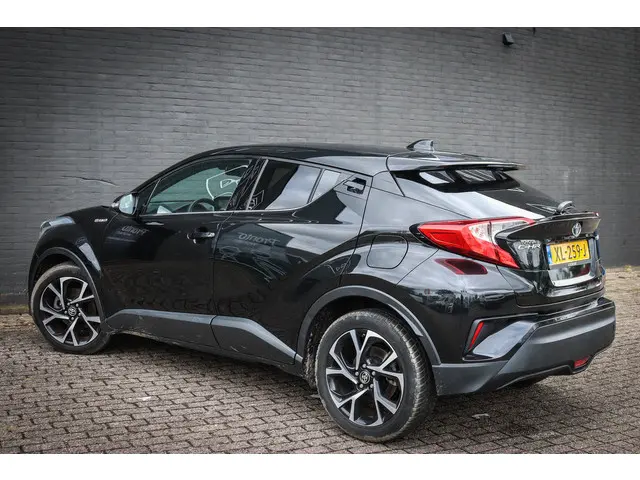 Toyota C-HR 2