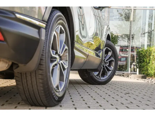 Honda CR-V 2.0i e:HEV ELEGANCE 2023 Hybride Benzine 12
