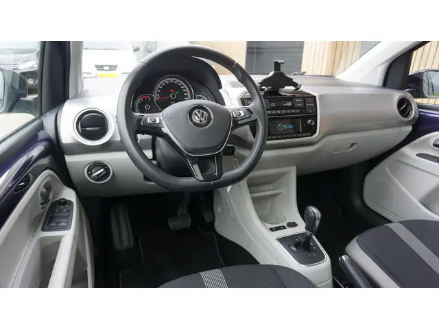 Volkswagen up! 1.0 60pk Automaat High up! 5Drs 2017 Benzine 8