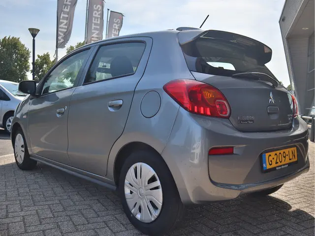 Mitsubishi Space Star 1.0 Cool+ Automaat 2019 Benzine 3