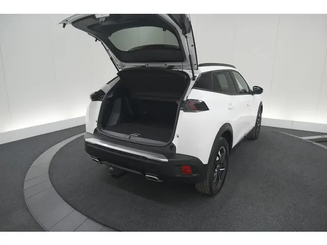 Peugeot 2008 PureTech 130 Allure 2020 Benzine 58