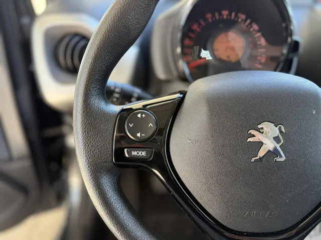 Peugeot 108 1.0 e-VTi Active 2015 Benzine 19