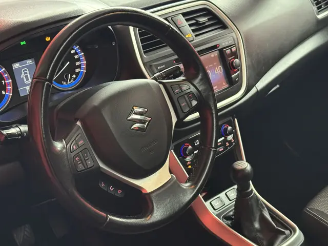 Suzuki S-Cross S-Cross SX4 1.6 Exclusive 2014 Benzine 3