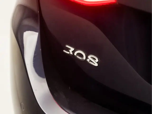 Peugeot 308 SW 1.2 PureTech Sport 2018 Benzine 26