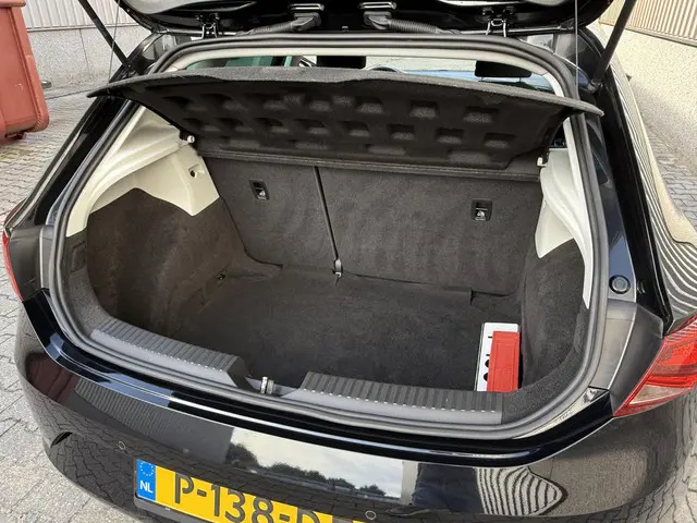 SEAT Leon Sportstourer ST 1.2 TSI Automaat 2016 Benzine 19