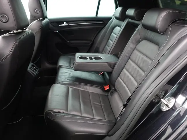 Volkswagen Golf 2.0 TSI R 4Motion Aut- 2014 Benzine 28