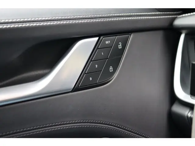 Porsche 911 992 Cabrio 3.8 Turbo S | 2023 Benzine 20