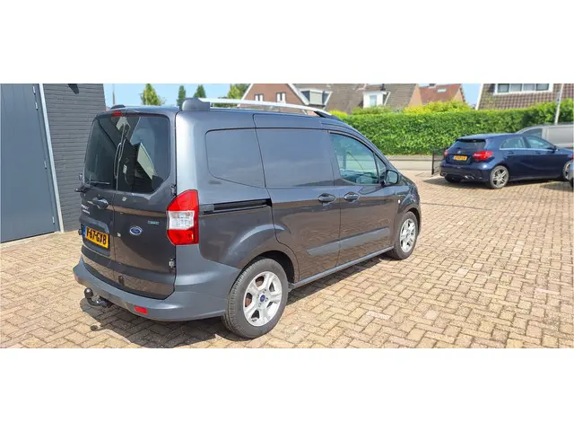 Ford Transit Courier 1.0 Ambiente 2018 Benzine 6