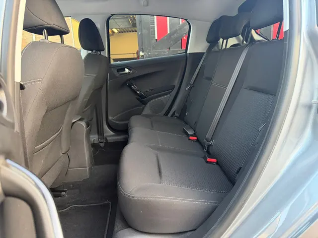 Peugeot 208 1.2 PureTech Allure 2019 Benzine 13