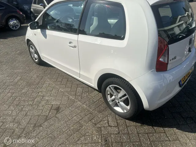 SEAT Mii 1.0 Style Chic 2013 Benzine 10