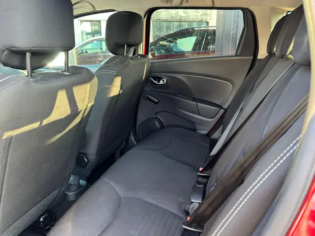 Renault Clio Estate 0.9 TCe Limited 2017 Benzine 10