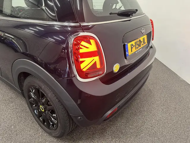 MINI Electric Mini Yours 33 kWh 136 pk 2022 Elektrisch 6