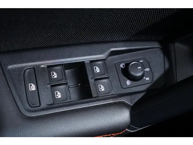 SEAT Tarraco 1.5 TSI FR Business Intense 2023 Benzine 24