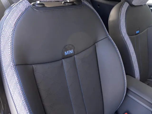 MINI Cabrio C 2025 Benzine 21