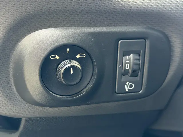 Citroën C4 Cactus 1.2 PureTech Shine 2016 Benzine 28